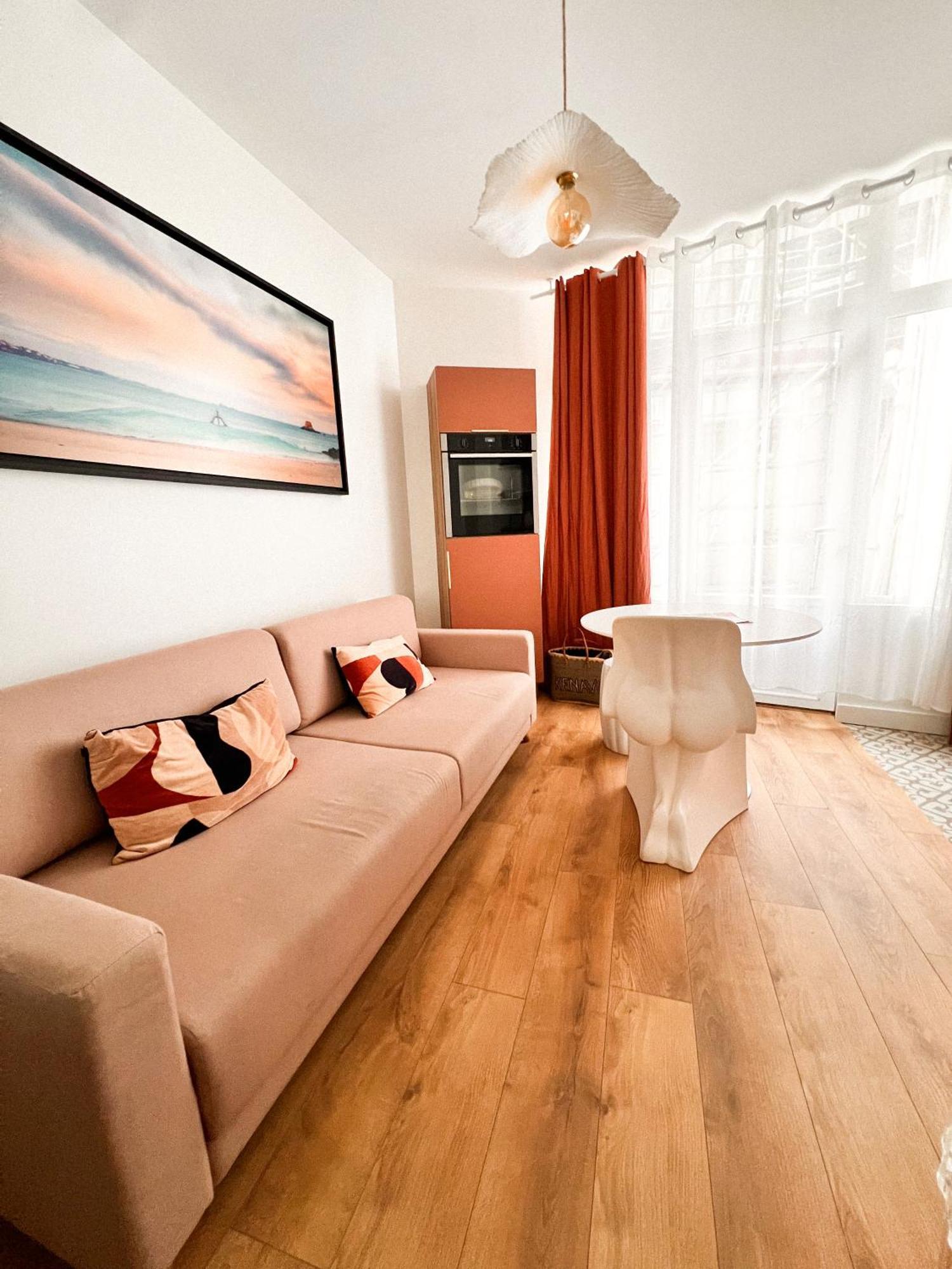 Le Plongeoir, Intra-muros Apartment